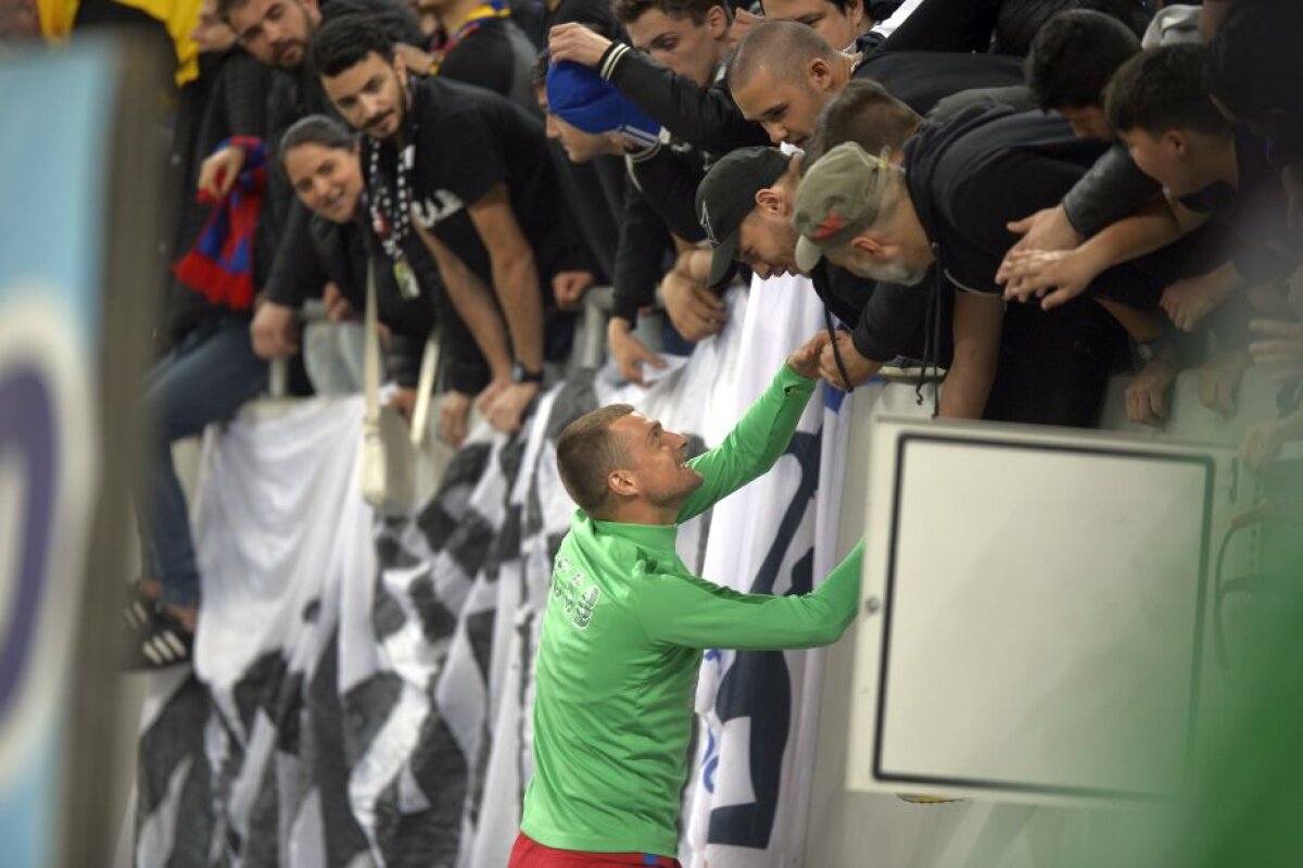 GALERIE FOTO 15 imagini tari din Derby de România » Durerea lui Tamaș vs euforia lui Dănciulescu, "dezbrăcat" de suporteri