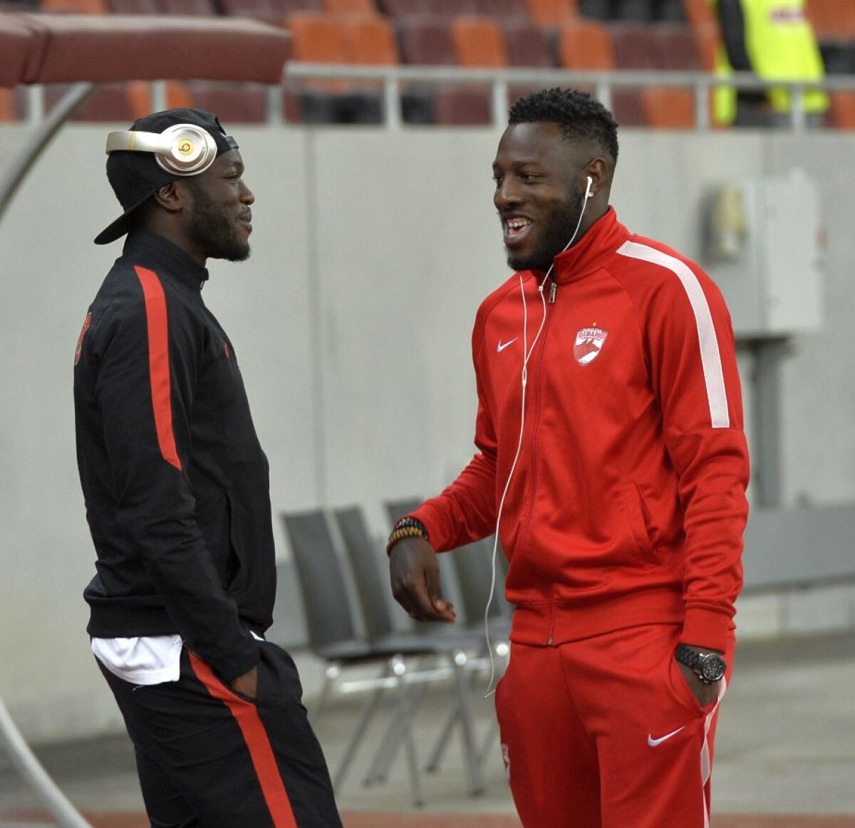 GALERIE FOTO 15 imagini tari din Derby de România » Durerea lui Tamaș vs euforia lui Dănciulescu, "dezbrăcat" de suporteri