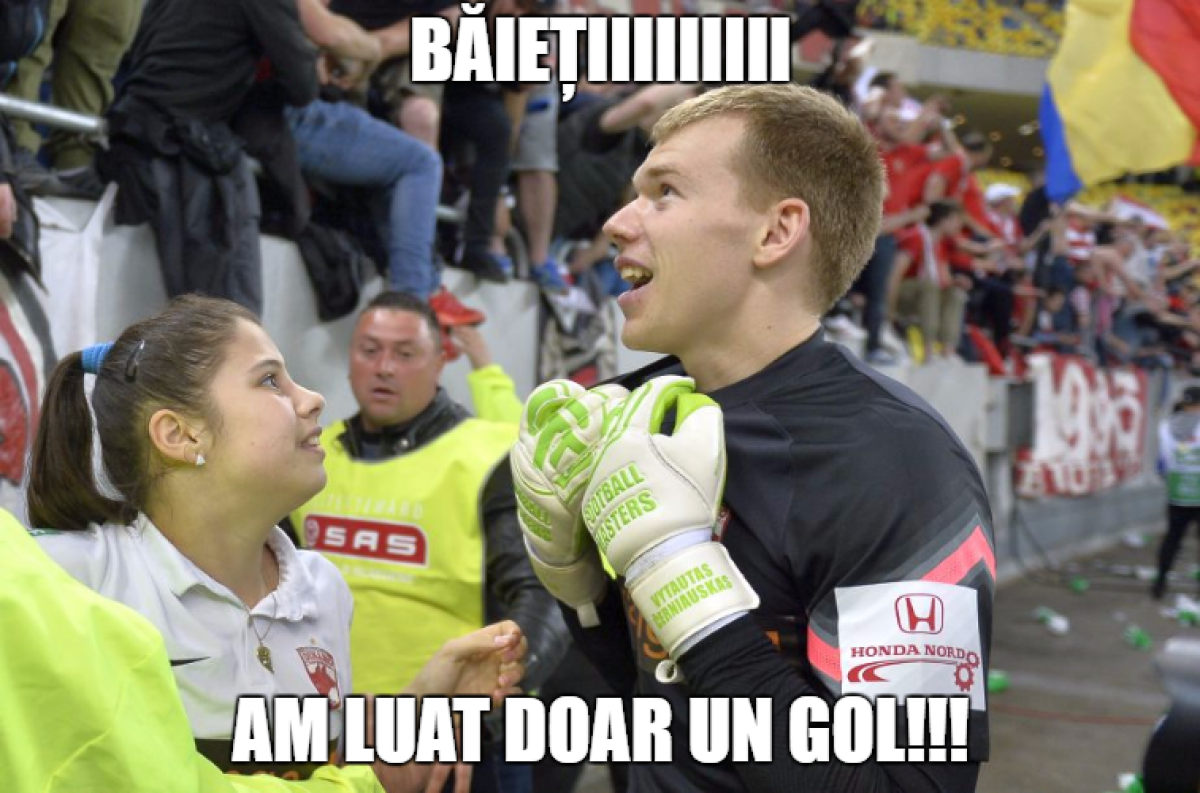 GALERIE FOTO Toate glumele despre Derby de România » Steliano Filip și coregrafia dinamovistă, luate în colimator