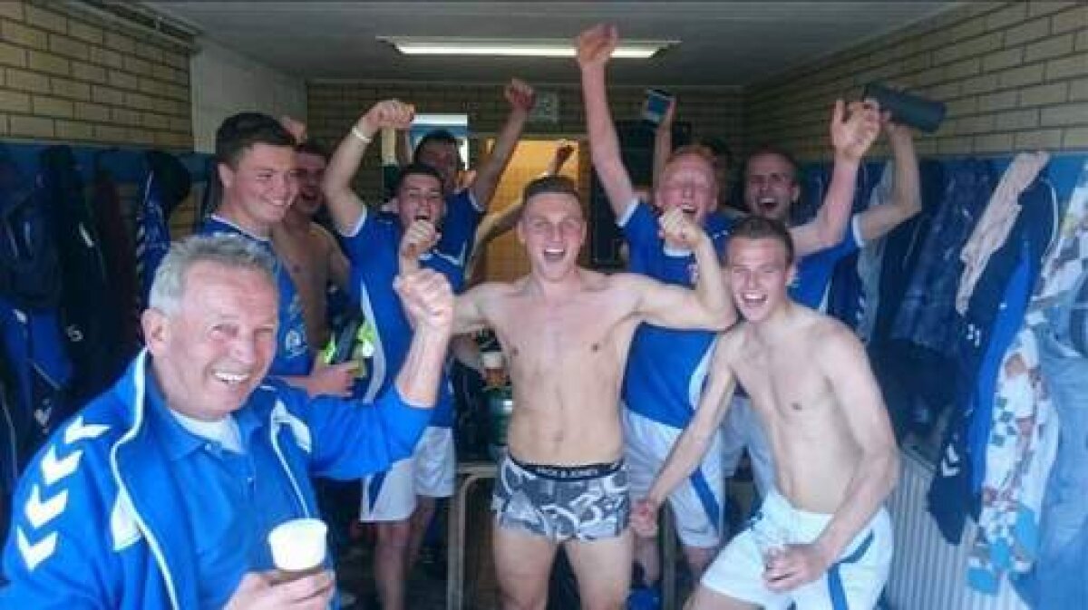 FOTO Și fetele ca fotbaliștii de la Real! O imagine din vestiarul galacticilor e trolată de toată lumea pe net