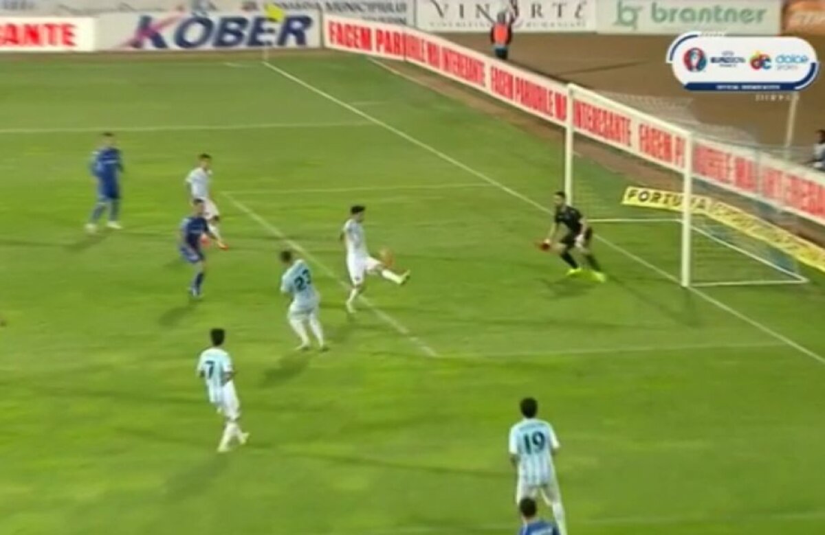 VIDEO + FOTO Gafe de tot râsul în apărarea mureșenilor la golurile doi și trei ale celor de la Pandurii » Seară neagră pentru un fost stelist