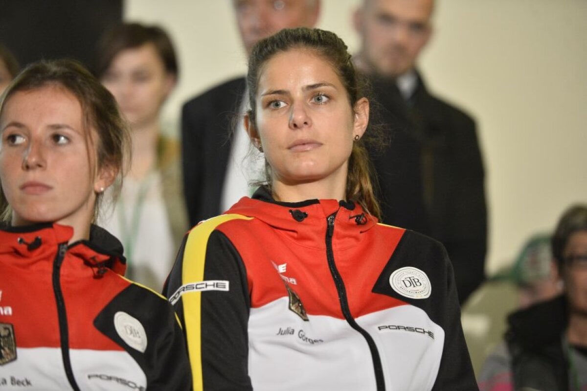 Zâmbete de baraj » Irina Begu și Angelique Kerber deschid azi întâlnirea care va determina echipa ce rămâne în Grupa Mondială