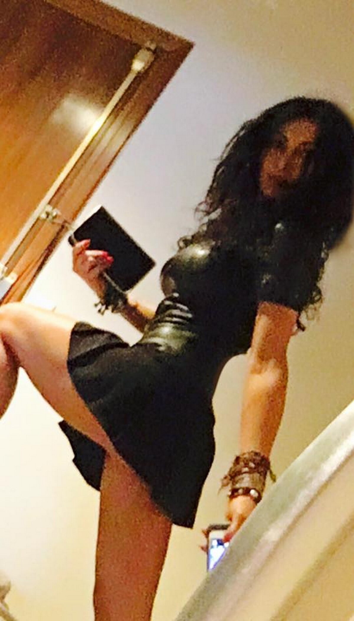 FOTO » Mihaela Rădulescu, ţinută la limita decenţei. Fanii au reacţionat imediat