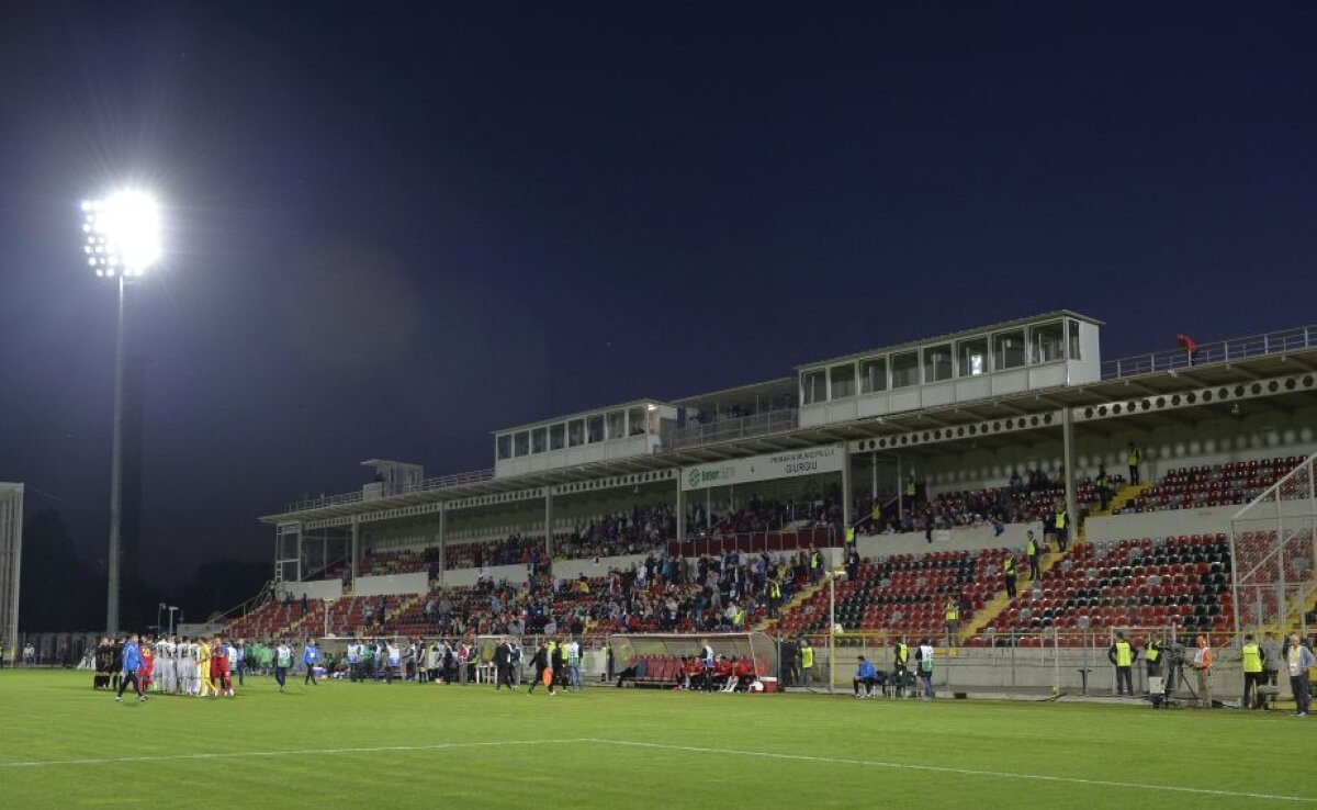 FOTO Mai mulţi tânţari decât astrali! Puţin peste o sută de fani giurgiuveni şi-au cumpărat bilete la meciul cu Steaua, restul au primit invitaţii gratis din partea clubului