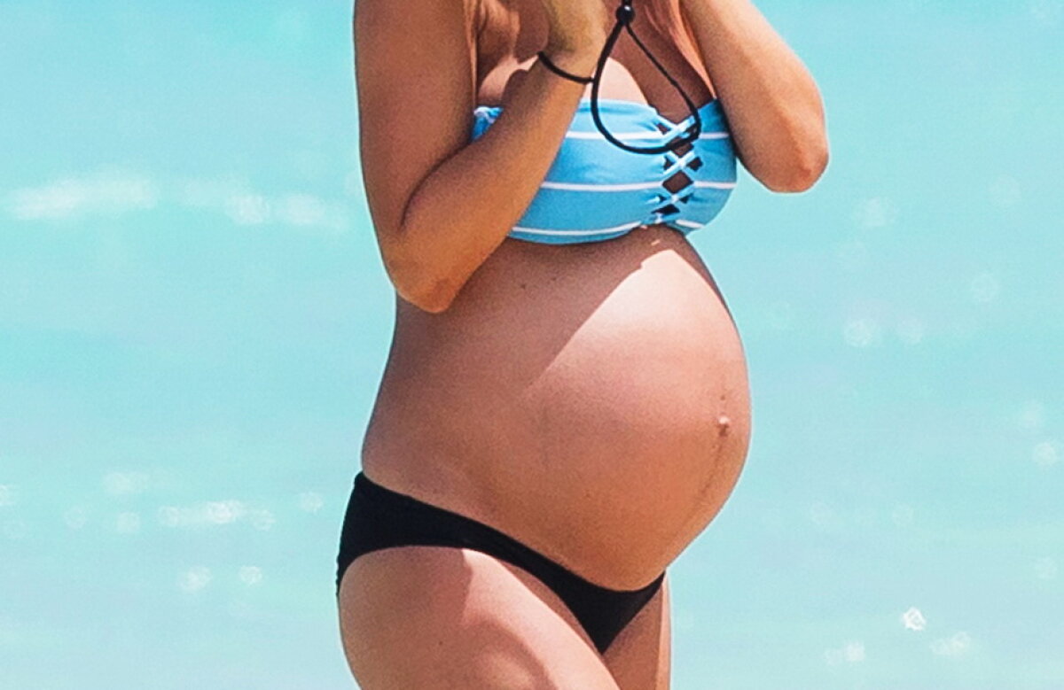 GALERIE FOTO » Audrina Patridge, superbă la plajă în luna a 6-a de sarcină