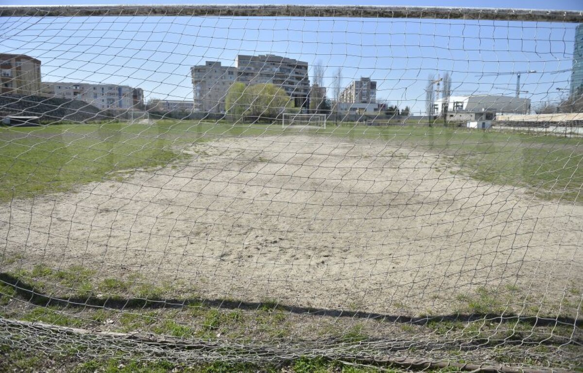 GALERIE FOTO Imagini tulburătoare» FotoReportaj GSP: un stadion de legendă din România este invadat de șoareci și bălării!