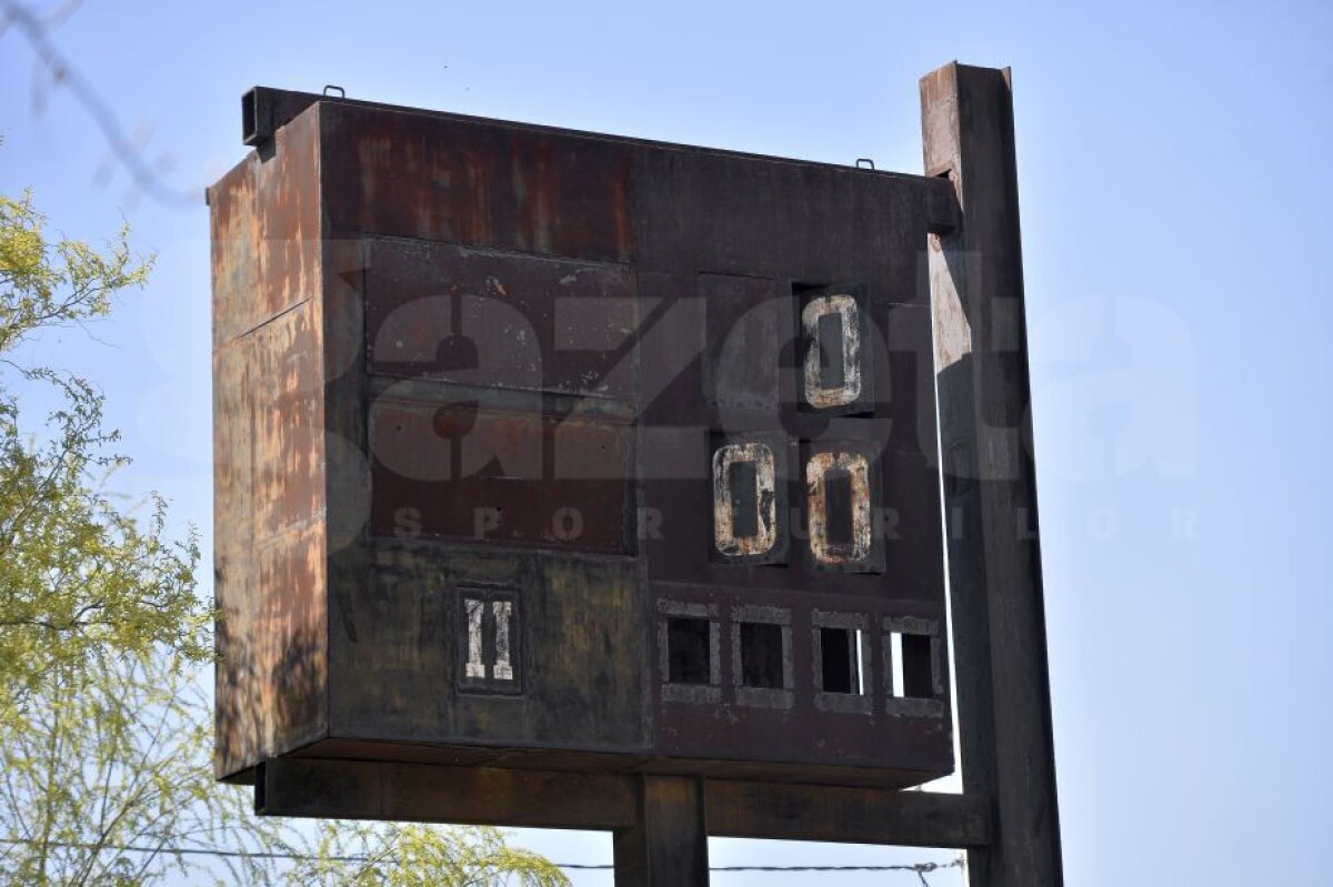 GALERIE FOTO Imagini tulburătoare» FotoReportaj GSP: un stadion de legendă din România este invadat de șoareci și bălării!