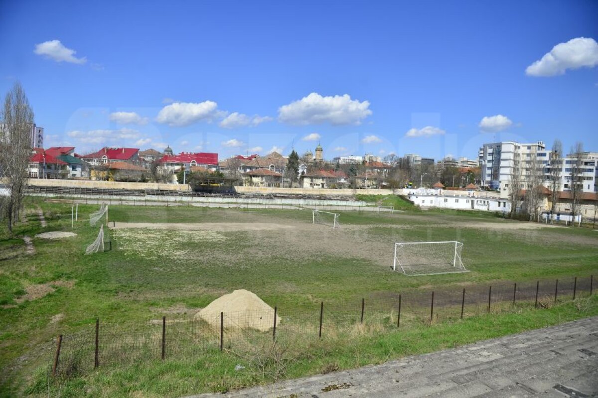 GALERIE FOTO Imagini tulburătoare» FotoReportaj GSP: un stadion de legendă din România este invadat de șoareci și bălării!