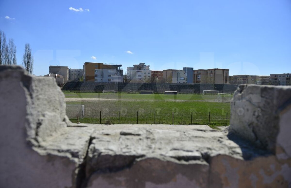 GALERIE FOTO Imagini tulburătoare» FotoReportaj GSP: un stadion de legendă din România este invadat de șoareci și bălării!