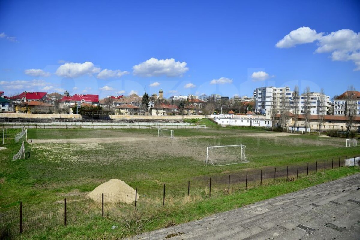 GALERIE FOTO Imagini tulburătoare» FotoReportaj GSP: un stadion de legendă din România este invadat de șoareci și bălării!