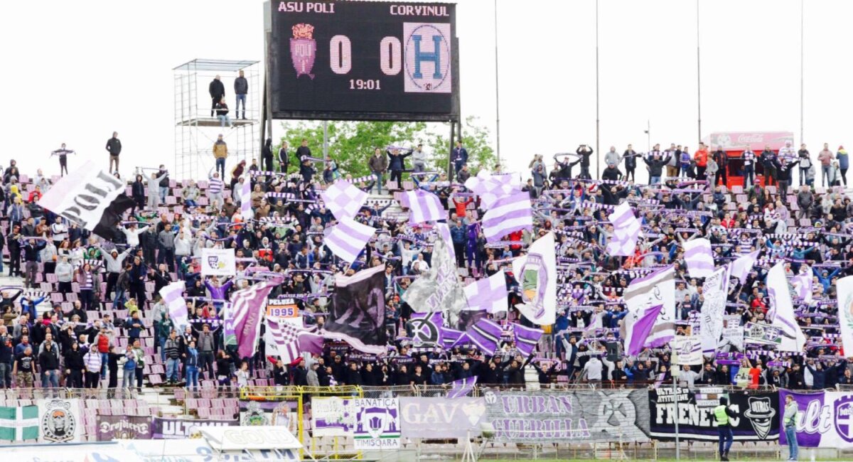 Declarație de dragoste » Suporterii lui ASU Poli Timișoara au făcut spectacol la meciul cu Hunedoara