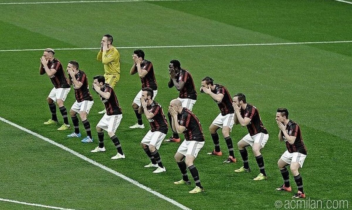 VIDEO+FOTO Și noi am "mușcat-o": cei care au executat "Haka" în tricourile lui AC Milan erau, de fapt, actori