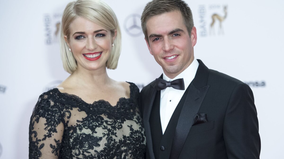 GALERIE FOTO Ea este cea mai frumoasă iubită a unui fotbalist din Germania » Cum arată cele mai sexy 10