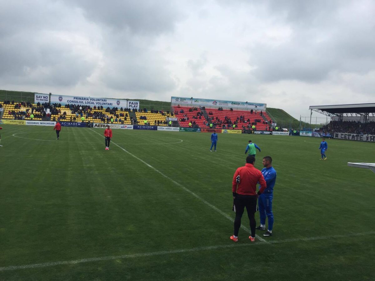 FOTO FC Voluntari și-a inaugurat azi stadionul, la meciul cu CS U Craiova » Coregrafie pregătită de suporterii ilfoveni