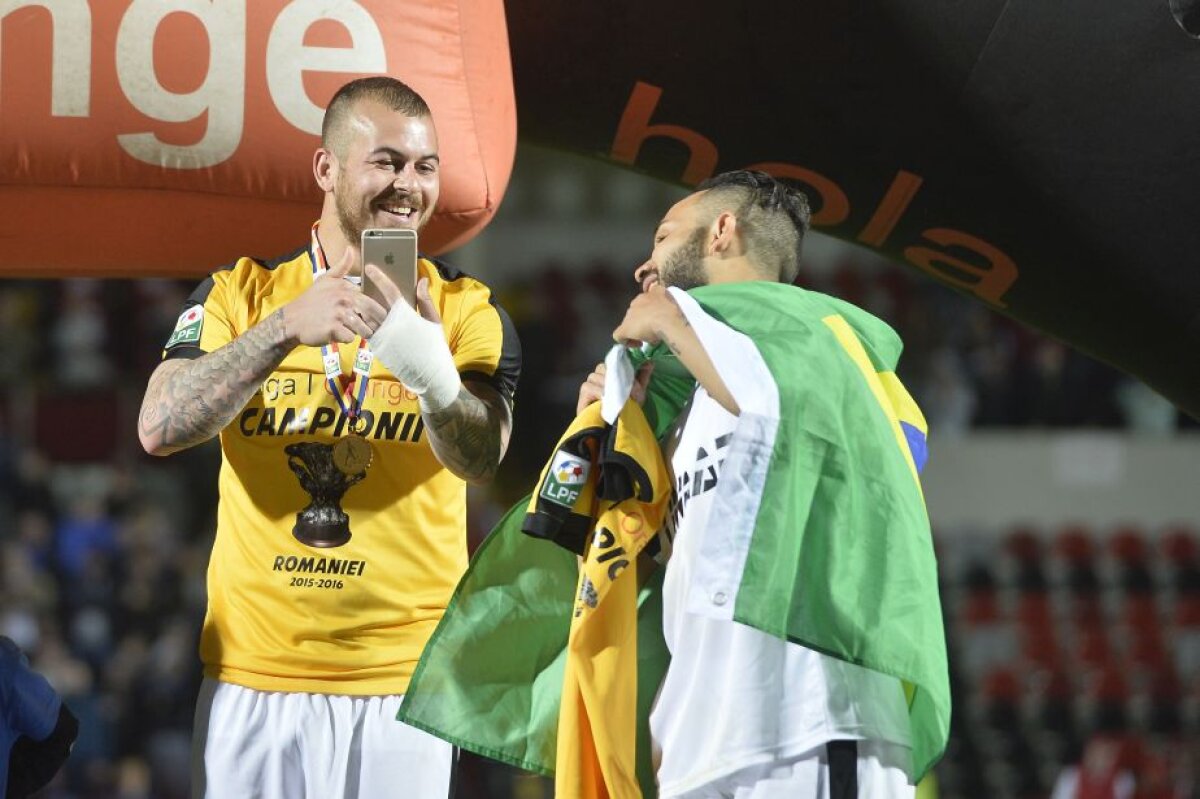 GALERIE FOTO Alibec, SHOW fără perdea la petrecerea Astrei! A băut din trofeu și a arătat că e în mare formă și în afara terenului