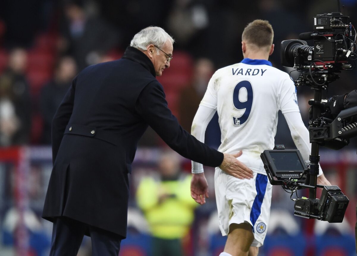 Minunea secolului » Abia scăpată de retrogradare sezonul trecut, Leicester a luat titlul în premieră în Anglia!