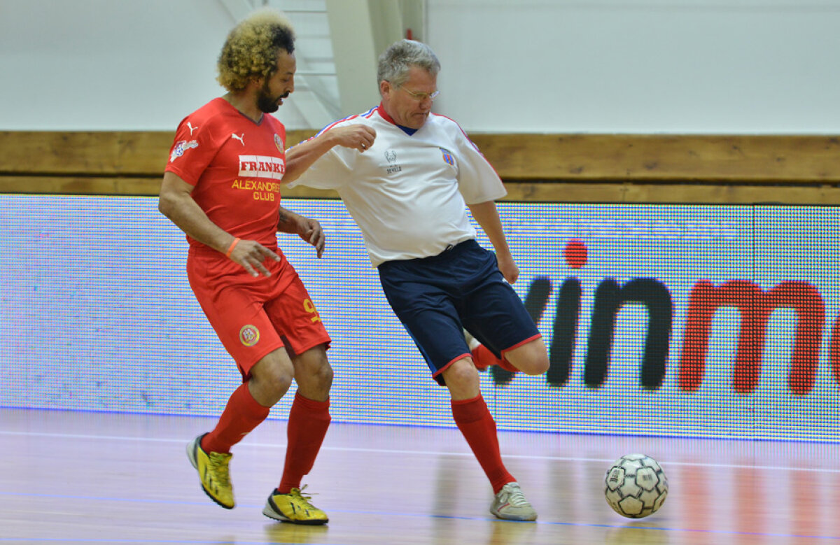 FOTO Steaua magică, ediţia originală » Campionii de la Sevilla '86 încă îmblânzesc mingea. Imagini inedite de la Cheile Grădiştei