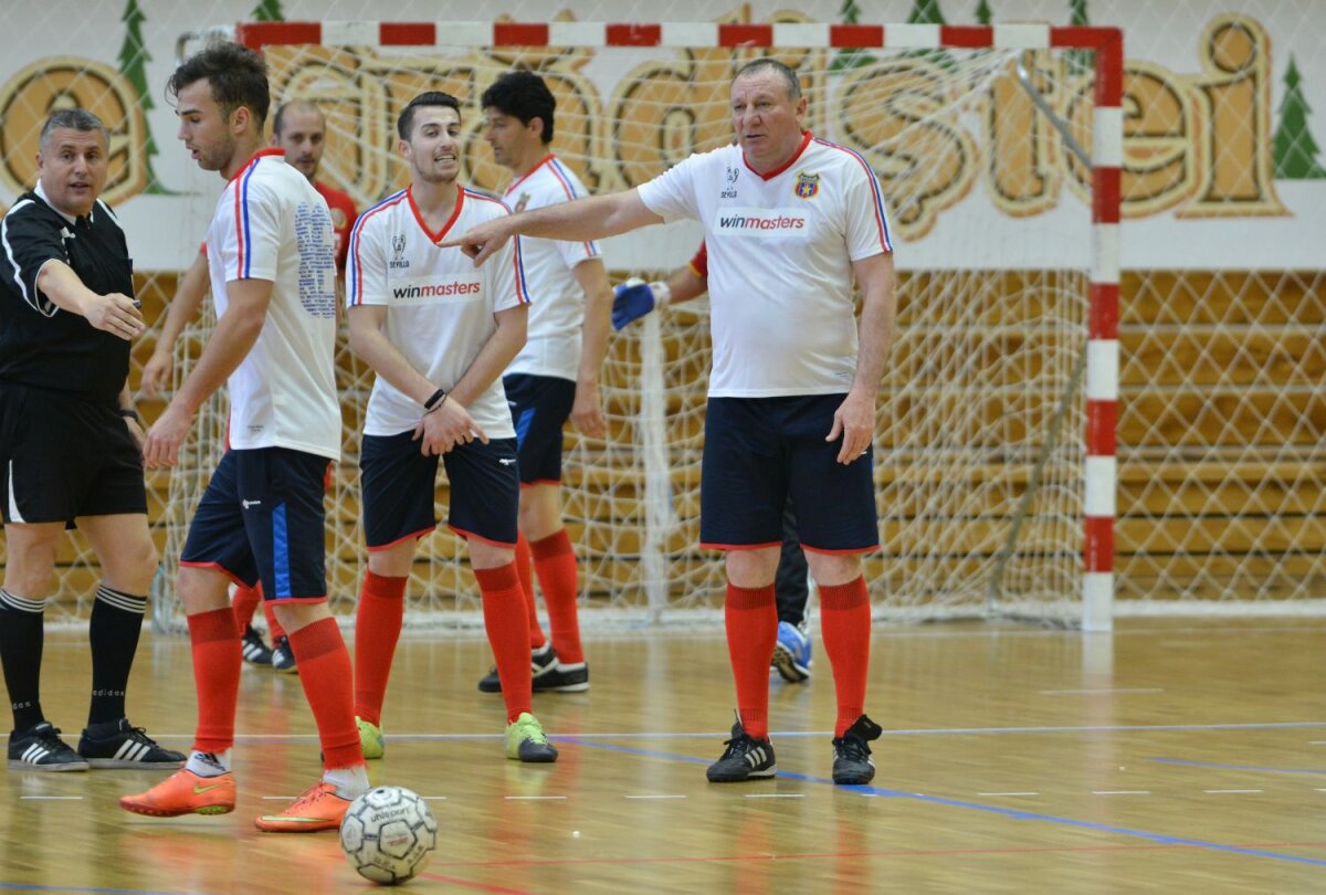 FOTO Steaua magică, ediţia originală » Campionii de la Sevilla '86 încă îmblânzesc mingea. Imagini inedite de la Cheile Grădiştei