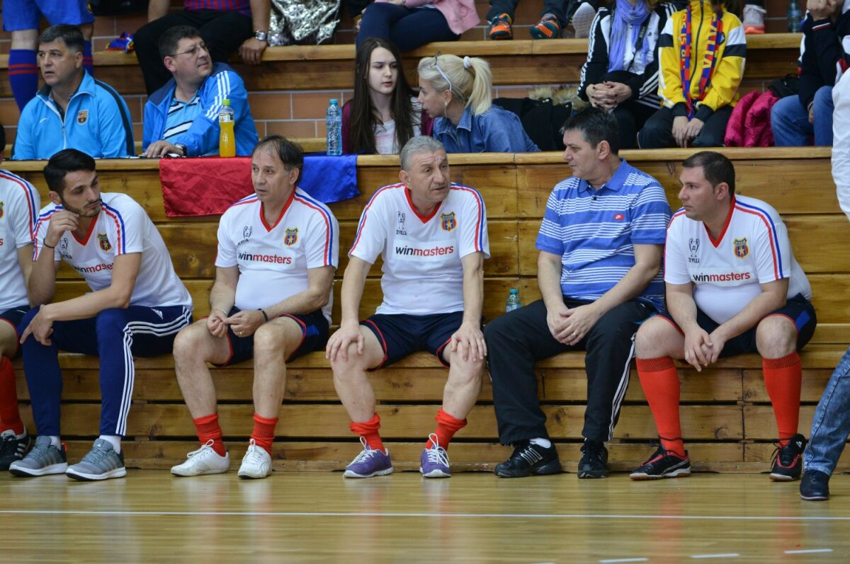 FOTO Steaua magică, ediţia originală » Campionii de la Sevilla '86 încă îmblânzesc mingea. Imagini inedite de la Cheile Grădiştei