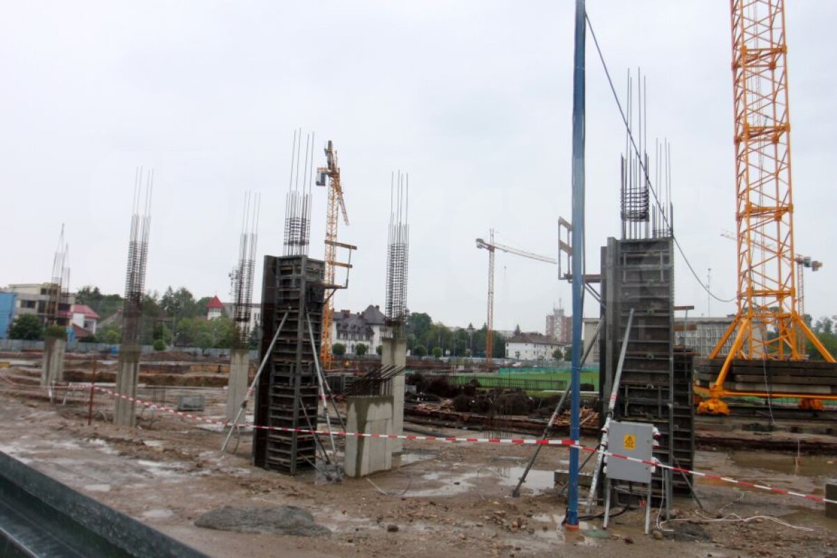 GALERIE FOTO Un nou stadion de lux "crește" în România » Vezi cum arată lucrările la noua arenă