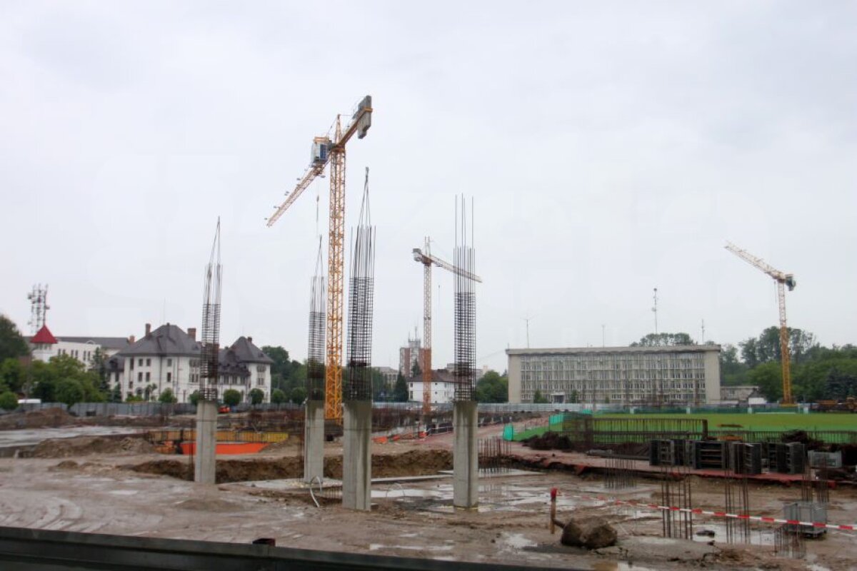 GALERIE FOTO Un nou stadion de lux "crește" în România » Vezi cum arată lucrările la noua arenă