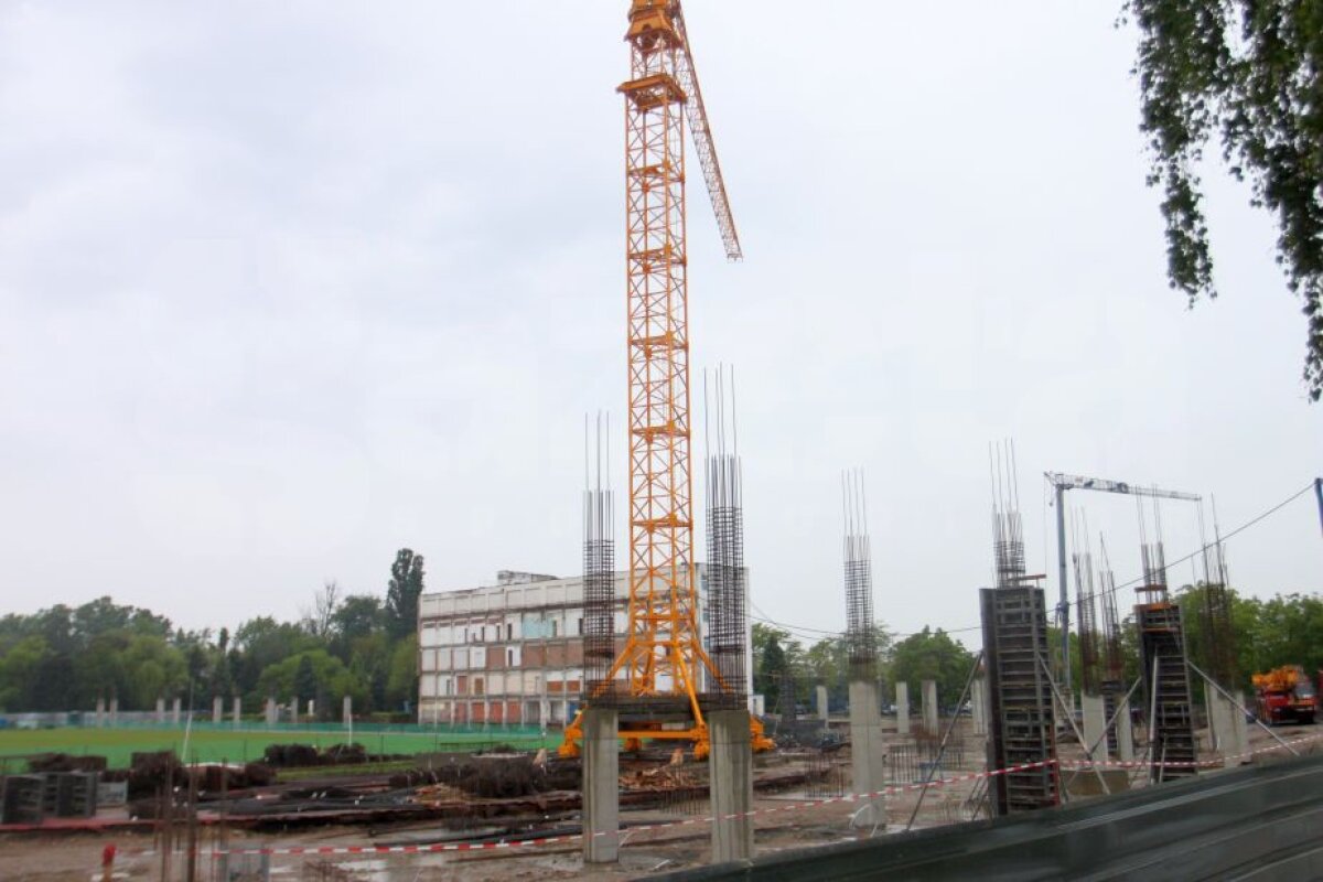GALERIE FOTO Un nou stadion de lux "crește" în România » Vezi cum arată lucrările la noua arenă