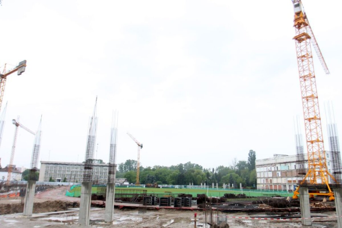 GALERIE FOTO Un nou stadion de lux "crește" în România » Vezi cum arată lucrările la noua arenă