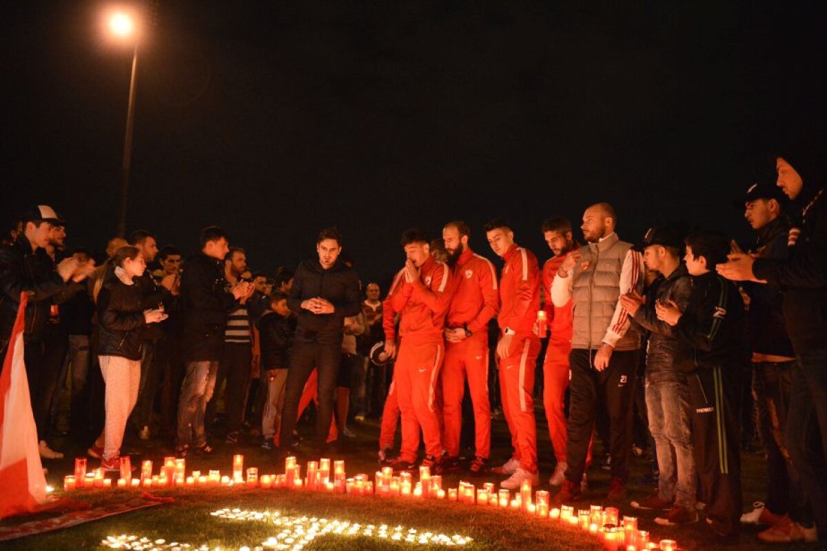 FOTO Durere fără margini » Dinamoviștii au plâns în hohote și au aprins lumânări la Urgență şi pe gazonul din Ştefan cel Mare! Jucătorii s-au alăturat