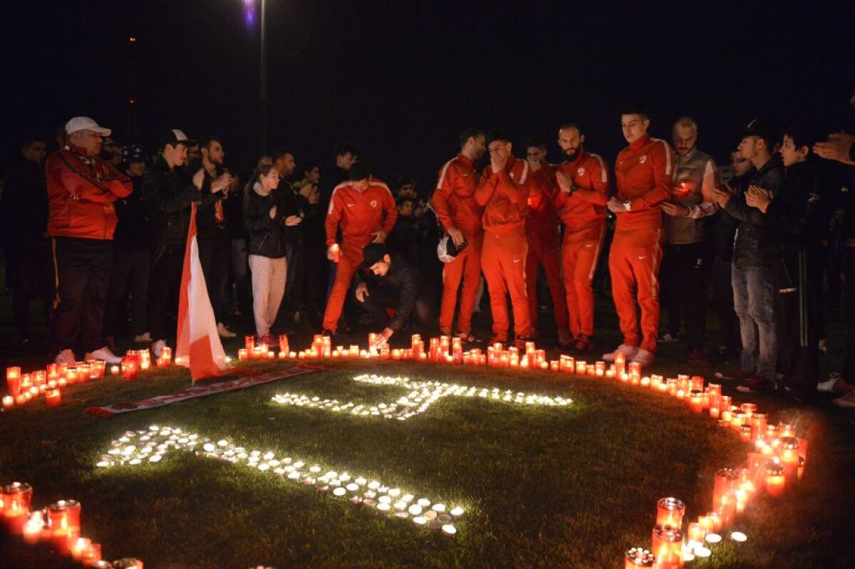 FOTO Durere fără margini » Dinamoviștii au plâns în hohote și au aprins lumânări la Urgență şi pe gazonul din Ştefan cel Mare! Jucătorii s-au alăturat