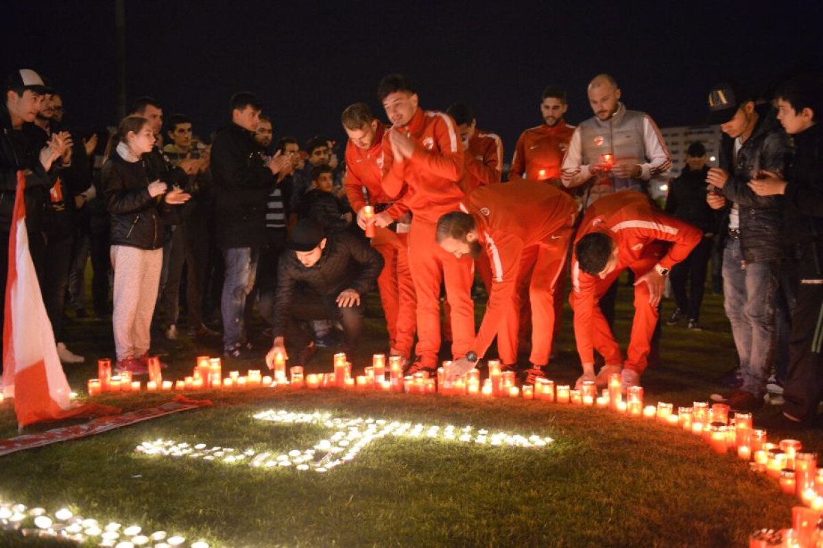 FOTO Durere fără margini » Dinamoviștii au plâns în hohote și au aprins lumânări la Urgență şi pe gazonul din Ştefan cel Mare! Jucătorii s-au alăturat