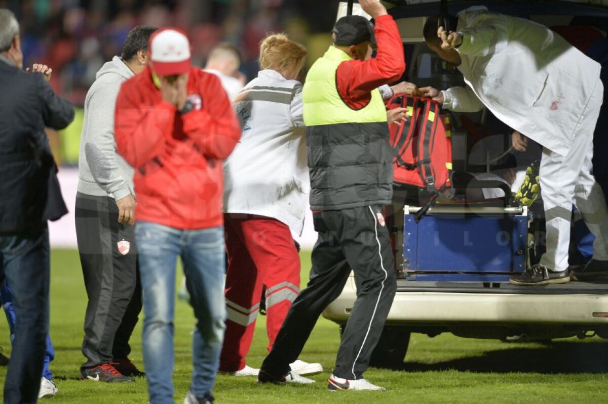 FOTO Imaginile durerii » Jucătorii dinamoviști au plâns în hohote pe gazon, sfâșiați după tragedia lui Ekeng