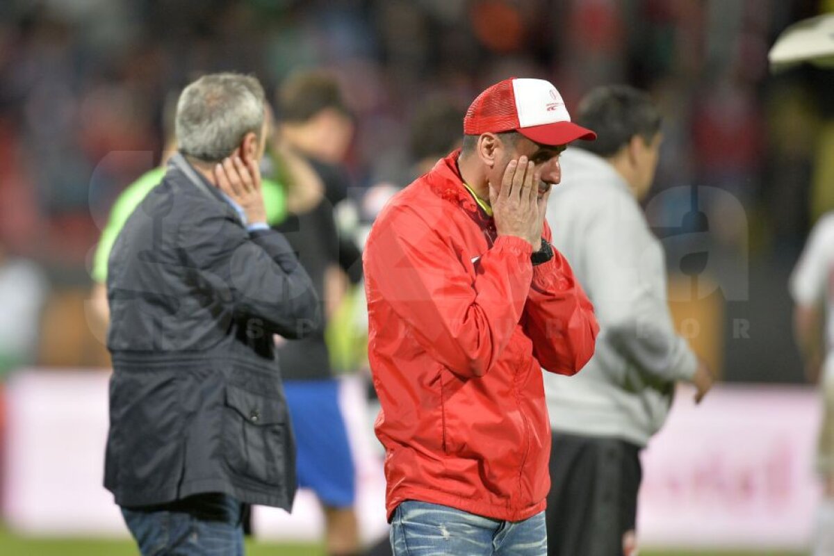 FOTO Imaginile durerii » Jucătorii dinamoviști au plâns în hohote pe gazon, sfâșiați după tragedia lui Ekeng