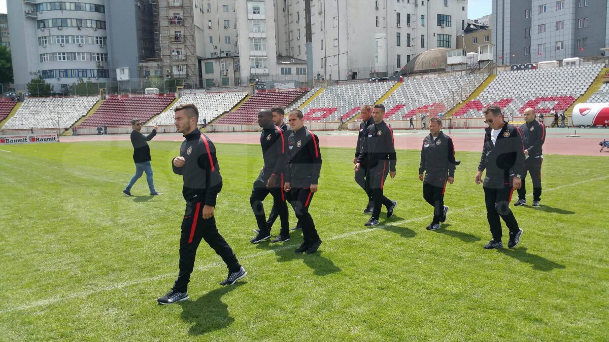 UPDATE VIDEO și FOTO Arena din Ștefan cel Mare s-a transformat în loc de pelerinaj » Steaua, Dinamo și Rapid au venit la stadion pentru a aprinde o lumânare în memoria lui Ekeng