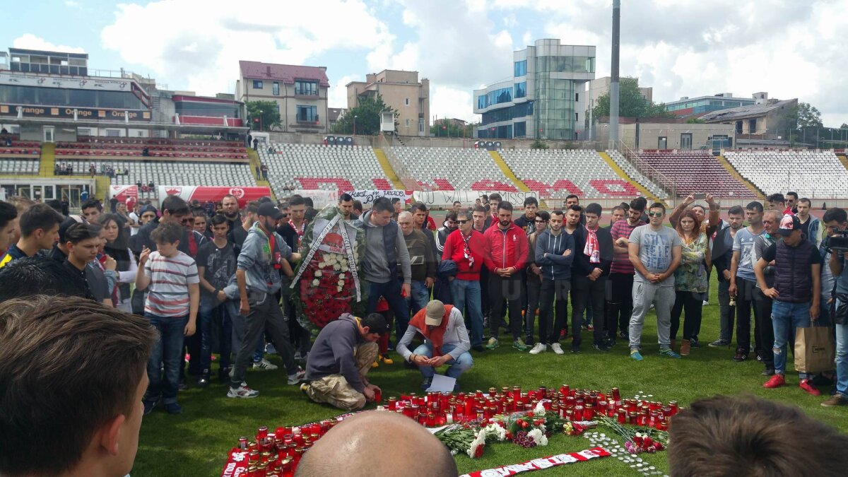 UPDATE VIDEO și FOTO Arena din Ștefan cel Mare s-a transformat în loc de pelerinaj » Steaua, Dinamo și Rapid au venit la stadion pentru a aprinde o lumânare în memoria lui Ekeng
