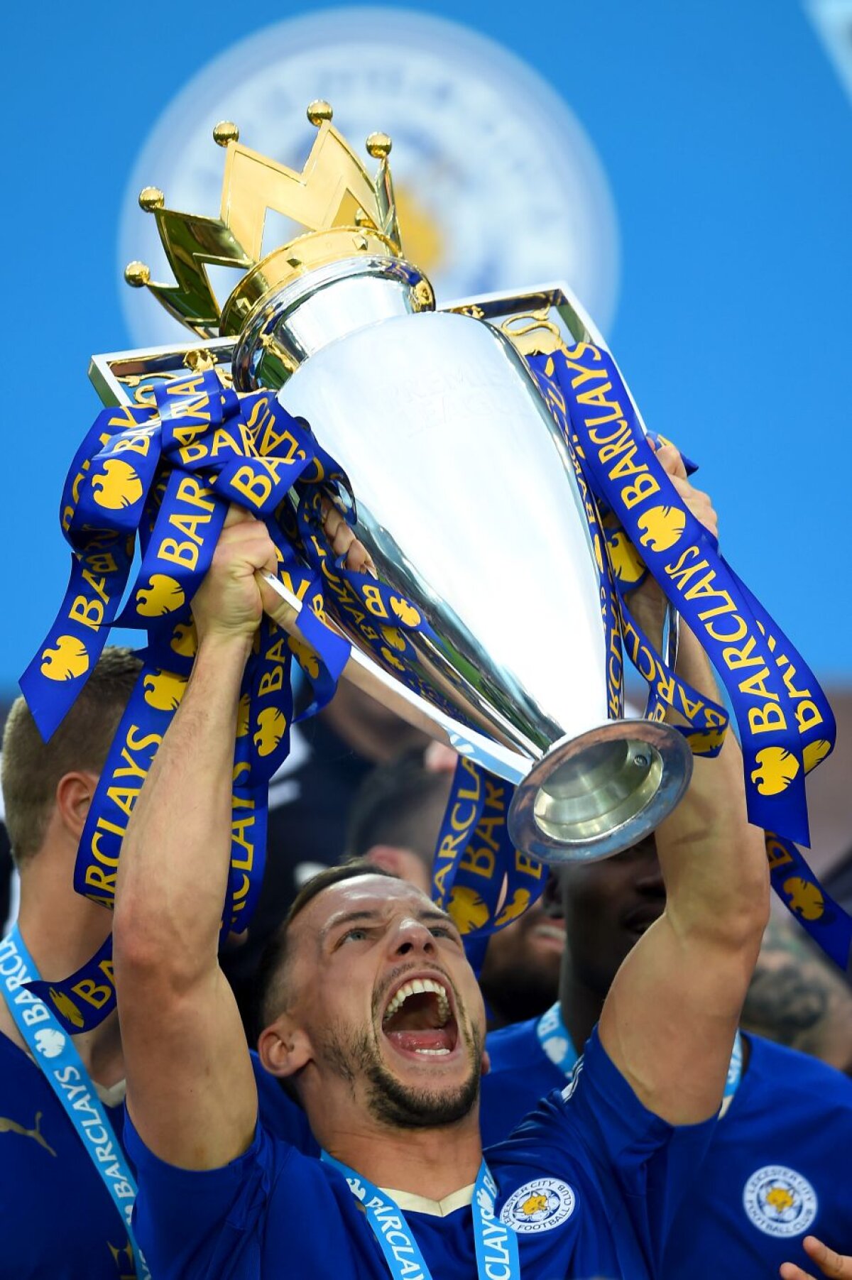 GALERIE FOTO și VIDEO  Fotbaliștii lui Leicester au primit trofeul Premier League