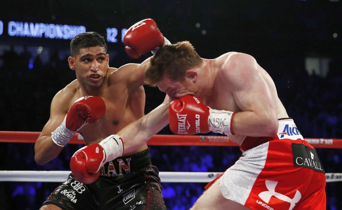 FOTO + VIDEO KO devastator reușit de Canelo Alvarez » Amir Khan a fost transportat la spital imediat după meci!
