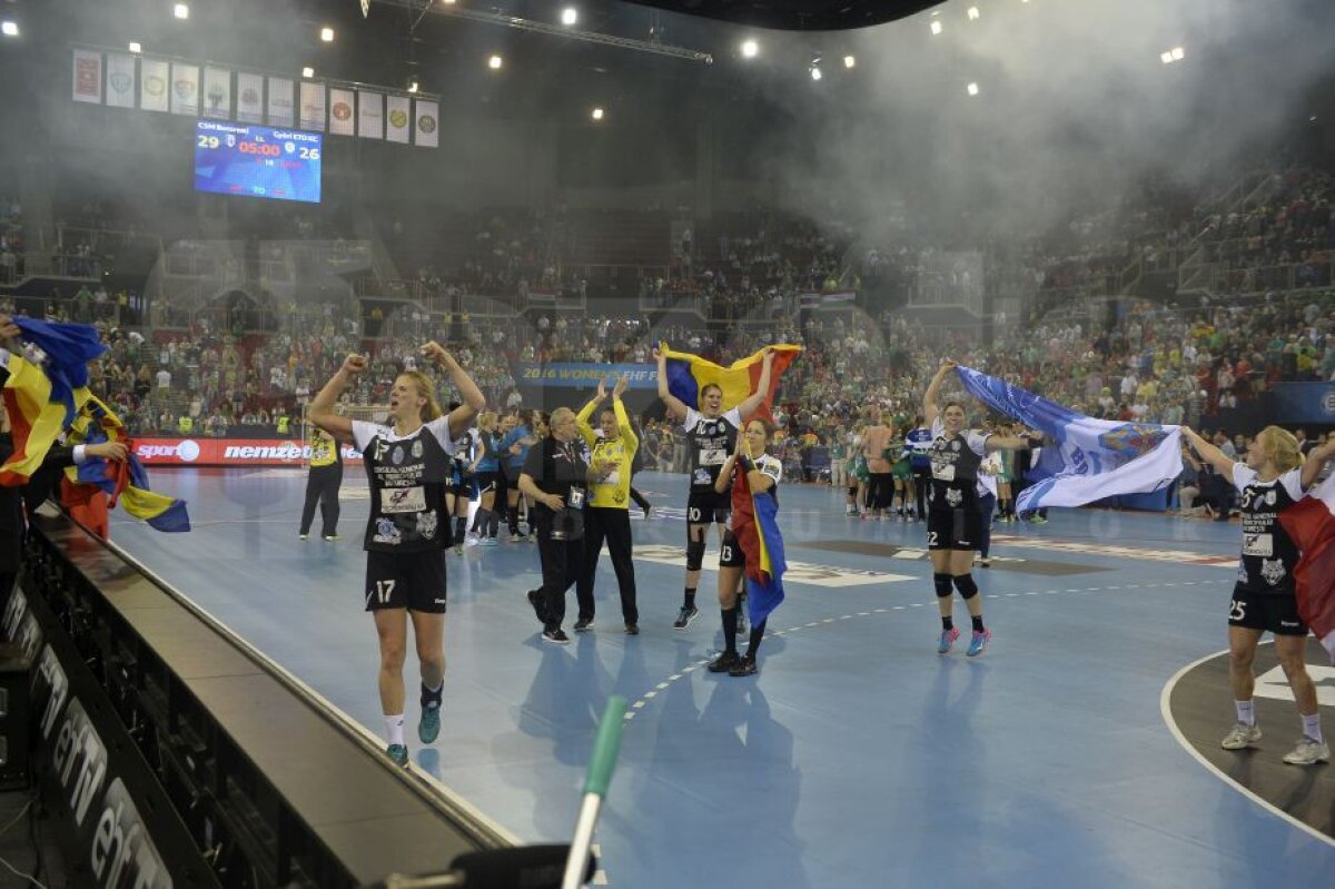 GALERIE FOTO Imagini superbe de la premierea fetelor de la CSM București după câștigarea Ligii Campionilor