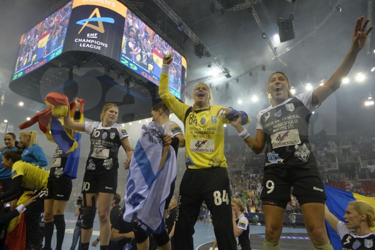 GALERIE FOTO Imagini superbe de la premierea fetelor de la CSM București după câștigarea Ligii Campionilor