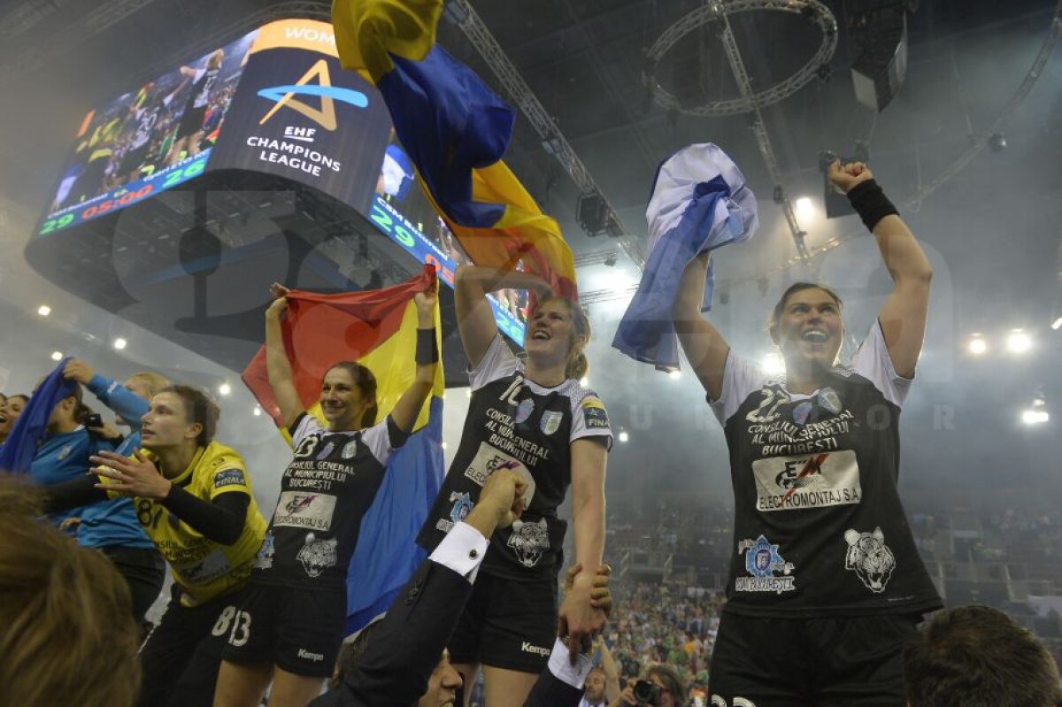 GALERIE FOTO Imagini superbe de la premierea fetelor de la CSM București după câștigarea Ligii Campionilor