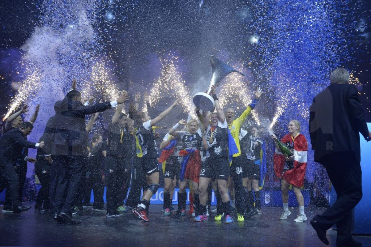 GALERIE FOTO Imagini superbe de la premierea fetelor de la CSM București după câștigarea Ligii Campionilor