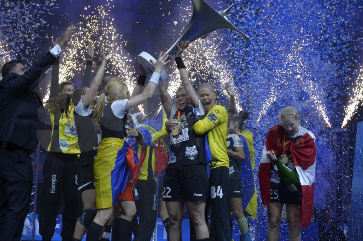 GALERIE FOTO Imagini superbe de la premierea fetelor de la CSM București după câștigarea Ligii Campionilor
