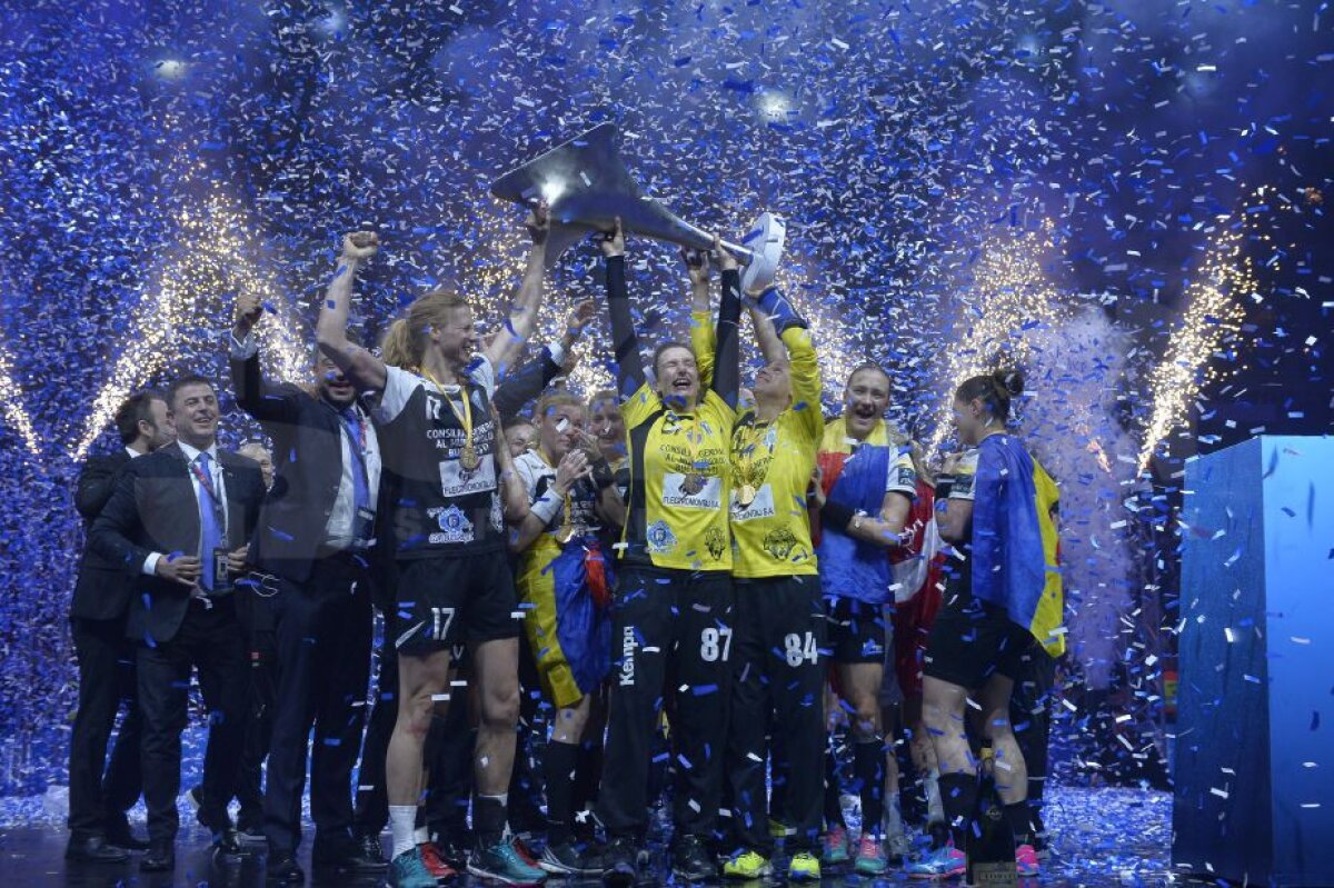 GALERIE FOTO Imagini superbe de la premierea fetelor de la CSM București după câștigarea Ligii Campionilor