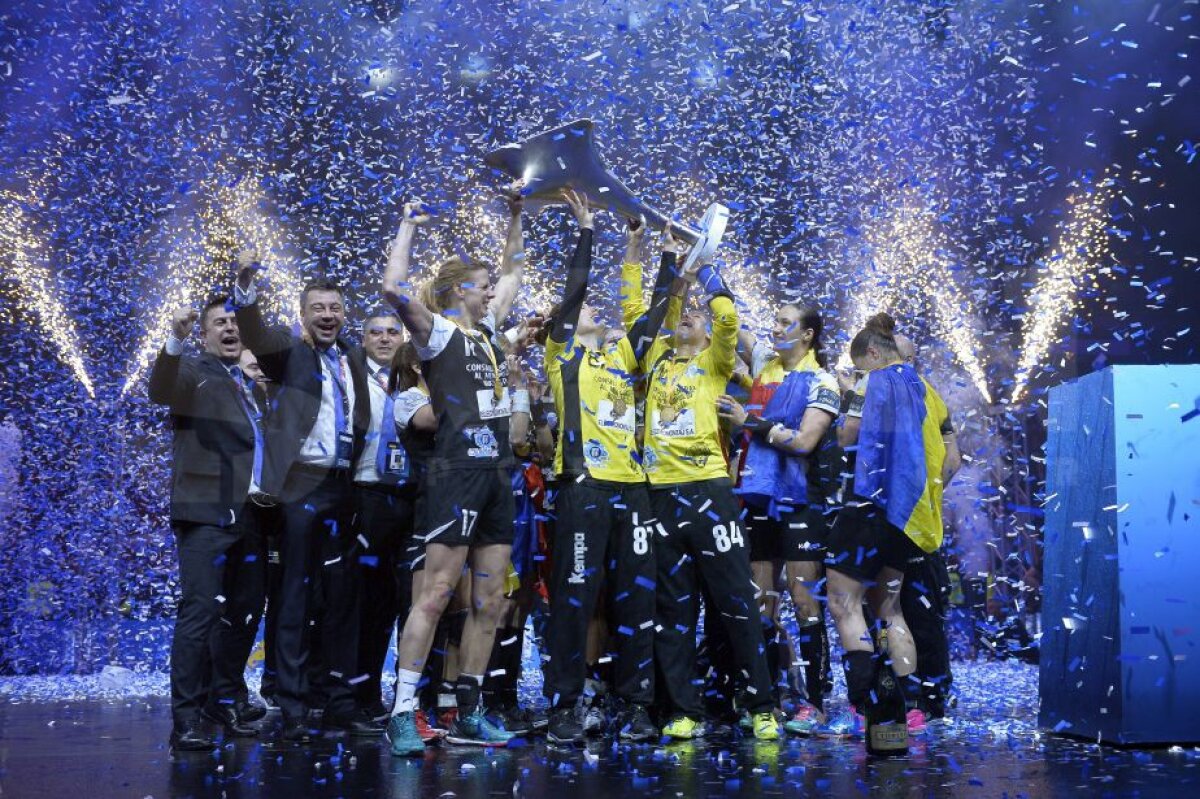 GALERIE FOTO Imagini superbe de la premierea fetelor de la CSM București după câștigarea Ligii Campionilor