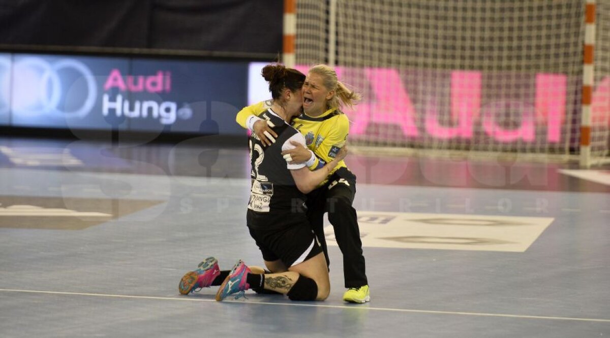 GALERIE FOTO Imagini superbe de la premierea fetelor de la CSM București după câștigarea Ligii Campionilor