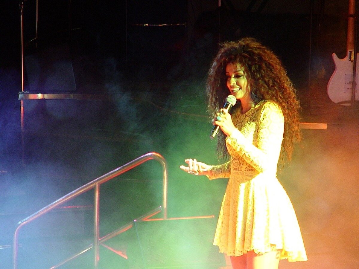  Viitoarea doamnă Samaras » Atacantul grec are una dintre cele mai frumoase iubite de fotbaliști