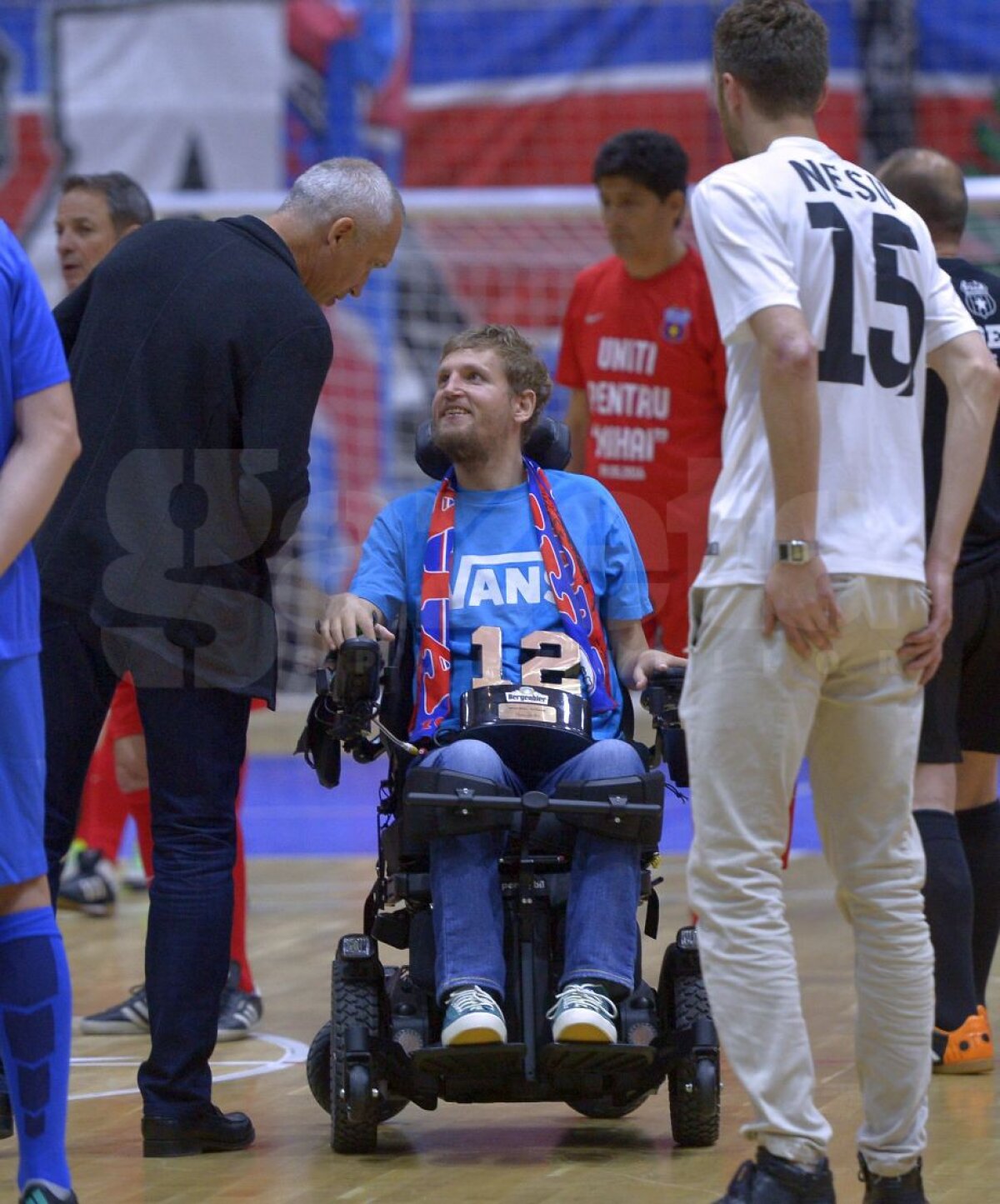 VIDEO+FOTO Steaua 2006 a învins greu legendele din 1986 în meciul caritabil pentru Neșu » Peluza Sud a făcut spectacol!