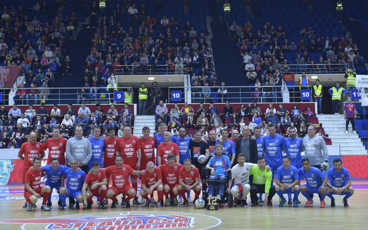 FOTO Uniţi pentru Mihai » Generațiile Steaua '86 și Steaua 2006 au jucat un meci caritabil în sprijinul lui Neșu