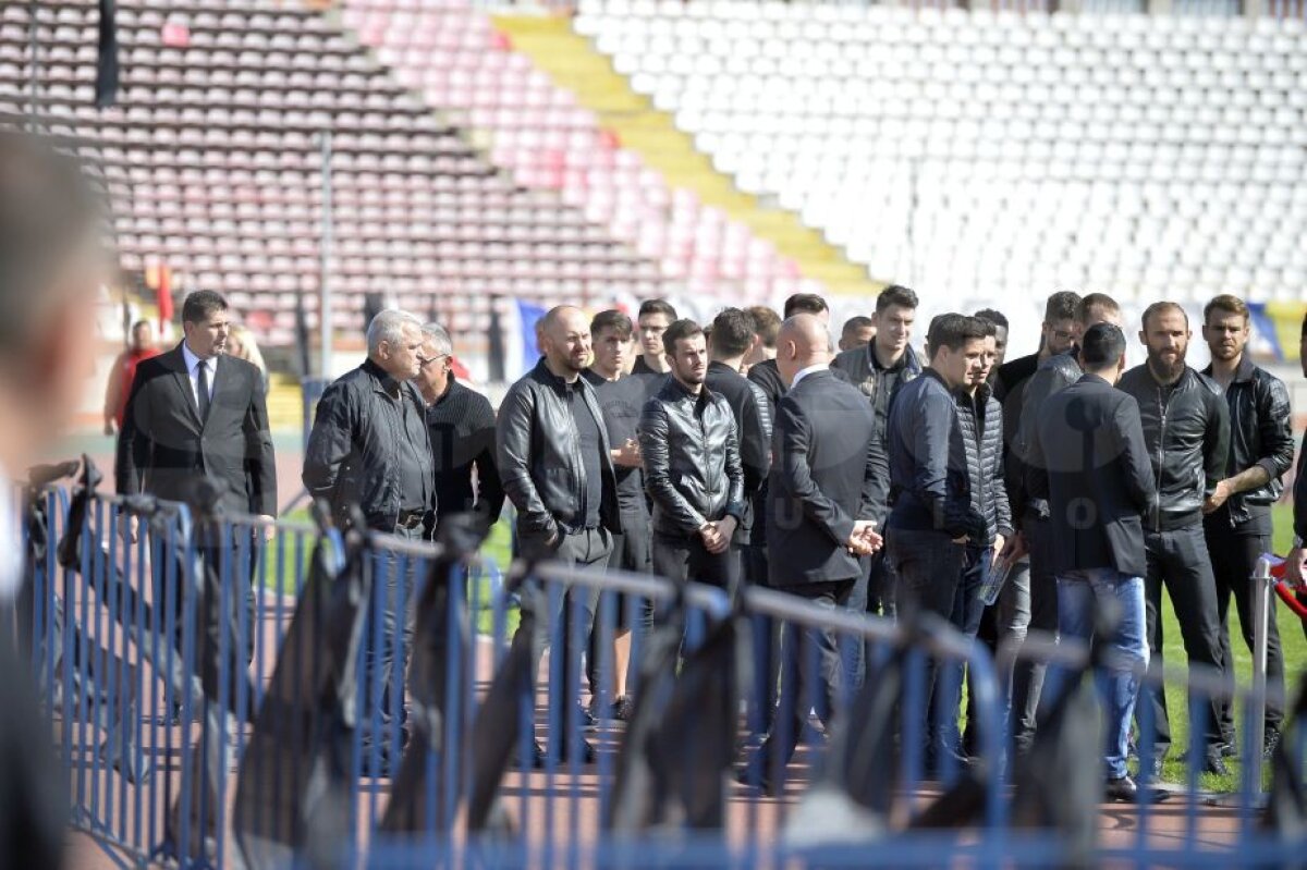 VIDEO+FOTO UPDATE Cortegiul funerar a plecat spre aeroport » Toate detaliile de la fața locului
