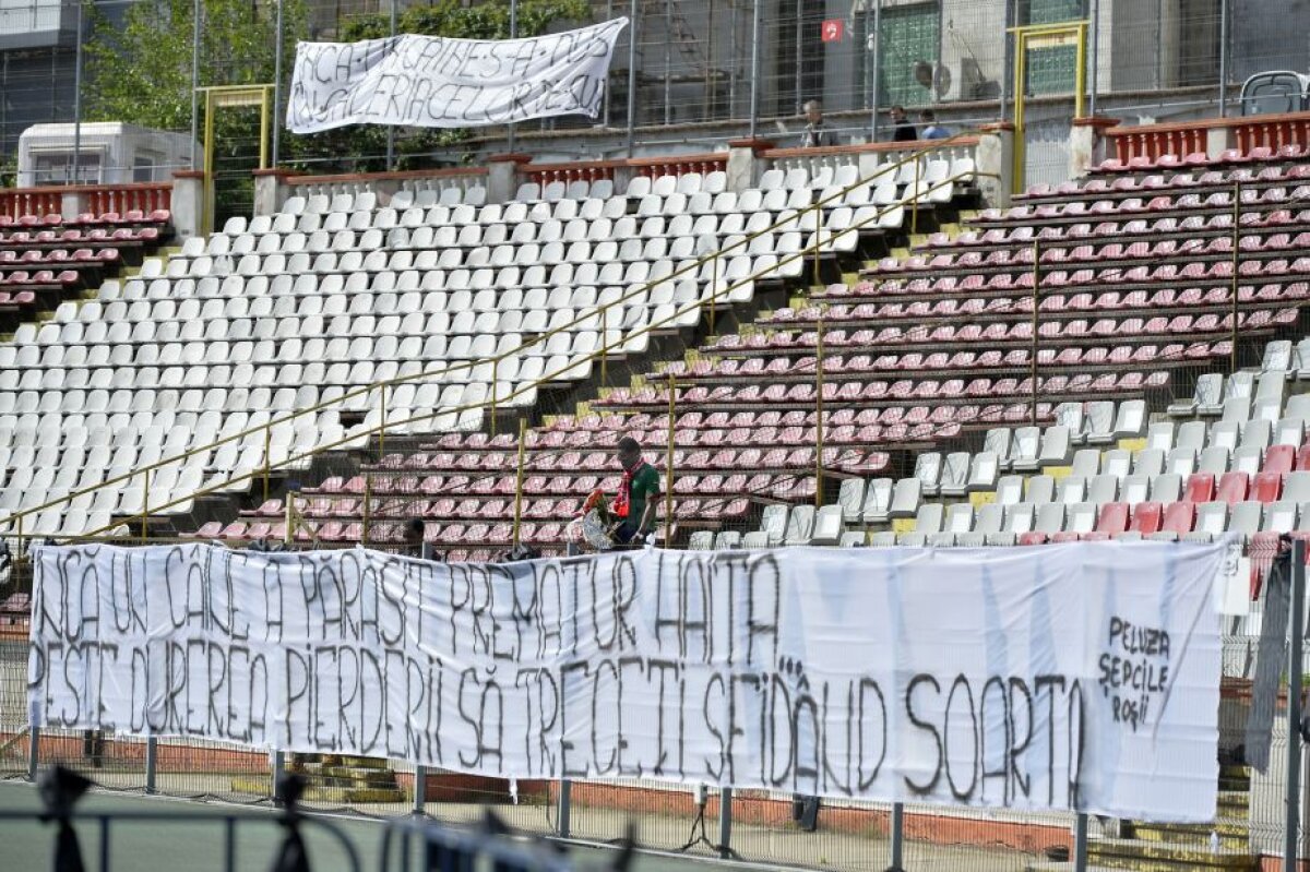 GALERIE FOTO Imaginile care te lasă fără cuvinte » Dinamoviştii i-au spus adio lui Patrick Ekeng