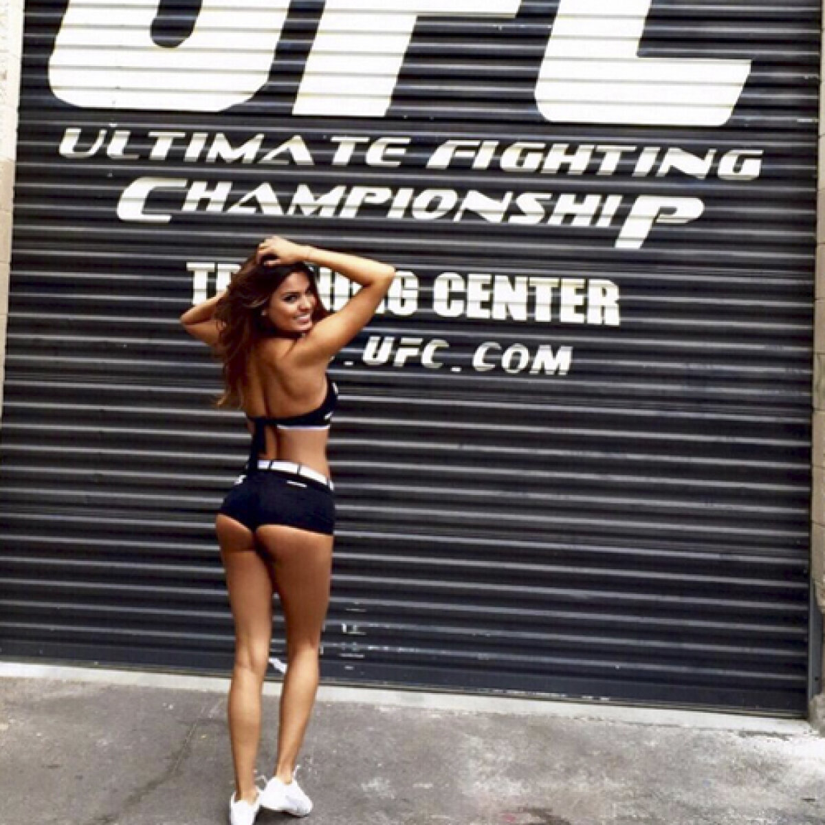 FOTO Splendoare în cușcă » Luptătoarea MMA incredibil de sexy, dar care te poate pune la pământ cu o palmă